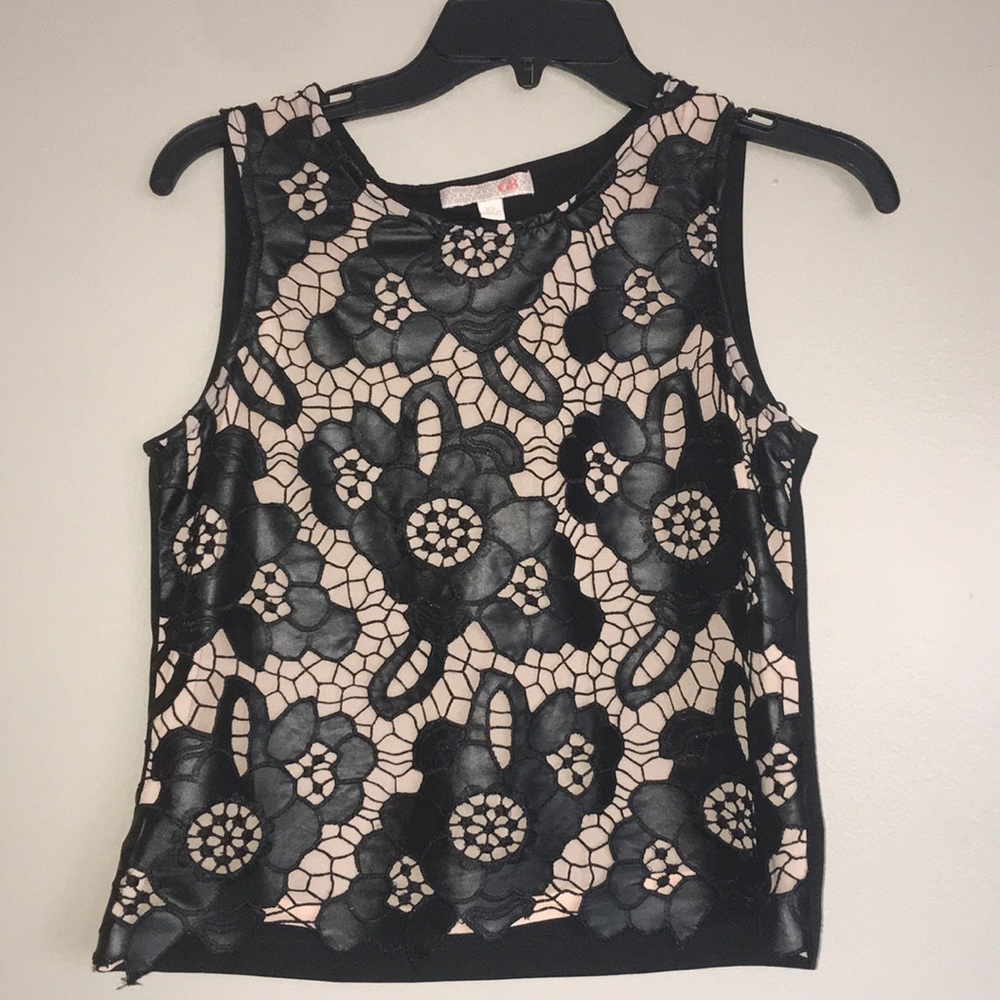 GB sleeveless top